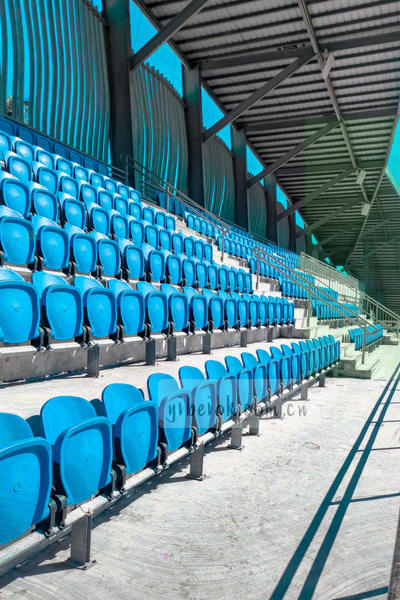 城市夜景中的霓虹动线